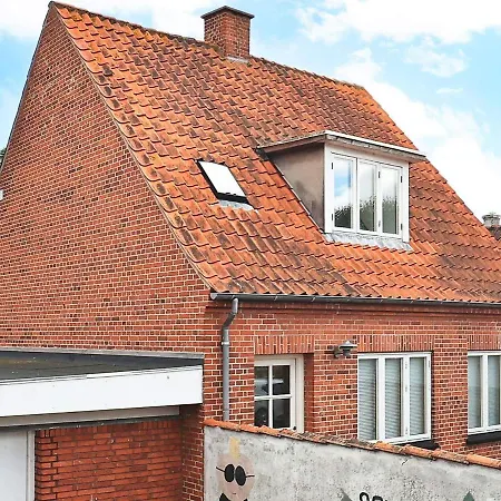 3 Person In R Sk Bing By Traum Ærøskøbing